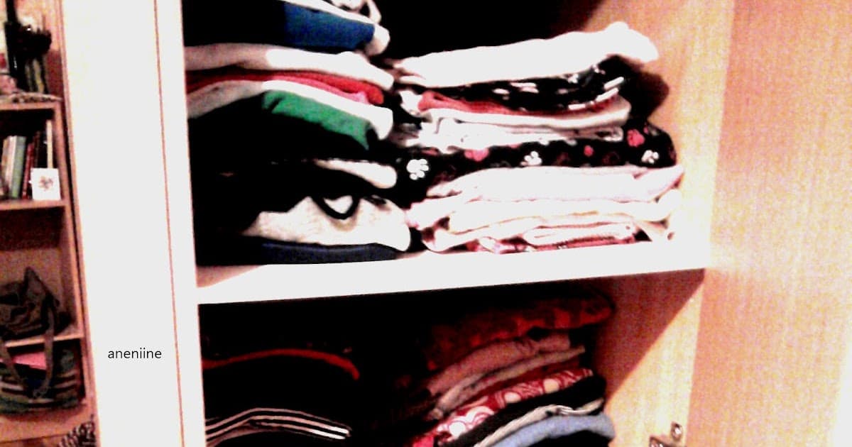 Dream Meaning of Arranging Clothes