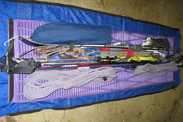 How to Pack Skis in a Ski Bag Without Damage