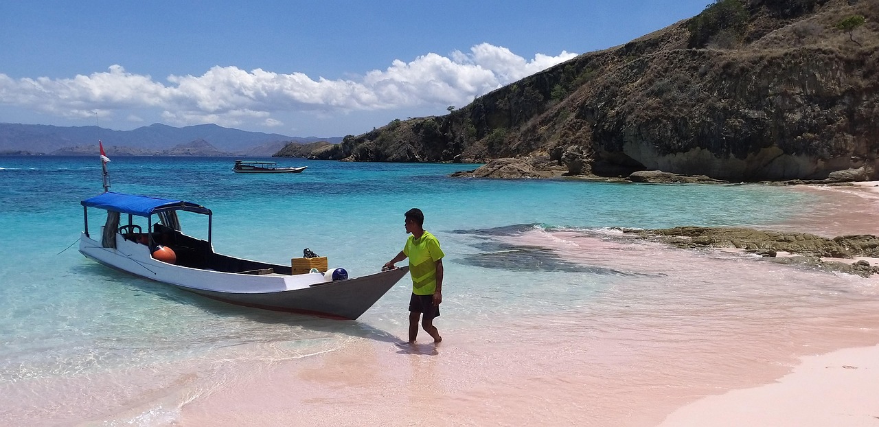 Pink Beach Labuan Bajo: A Stunning Rosy-Hued Paradise