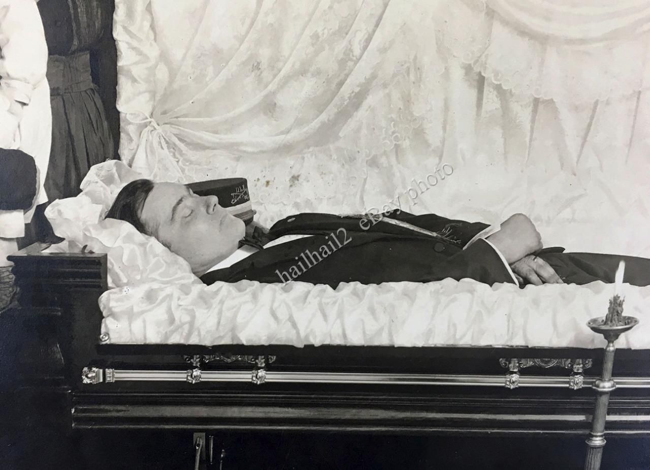 Dream Meaning of Dead Man In Tux