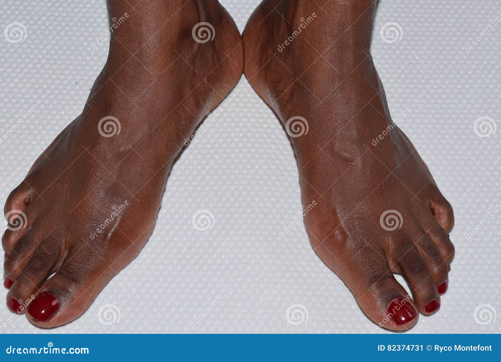 Dream Meaning of Black Feet