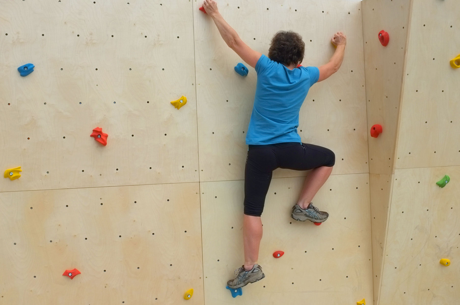 Dream Meaning of Climbing A Wall